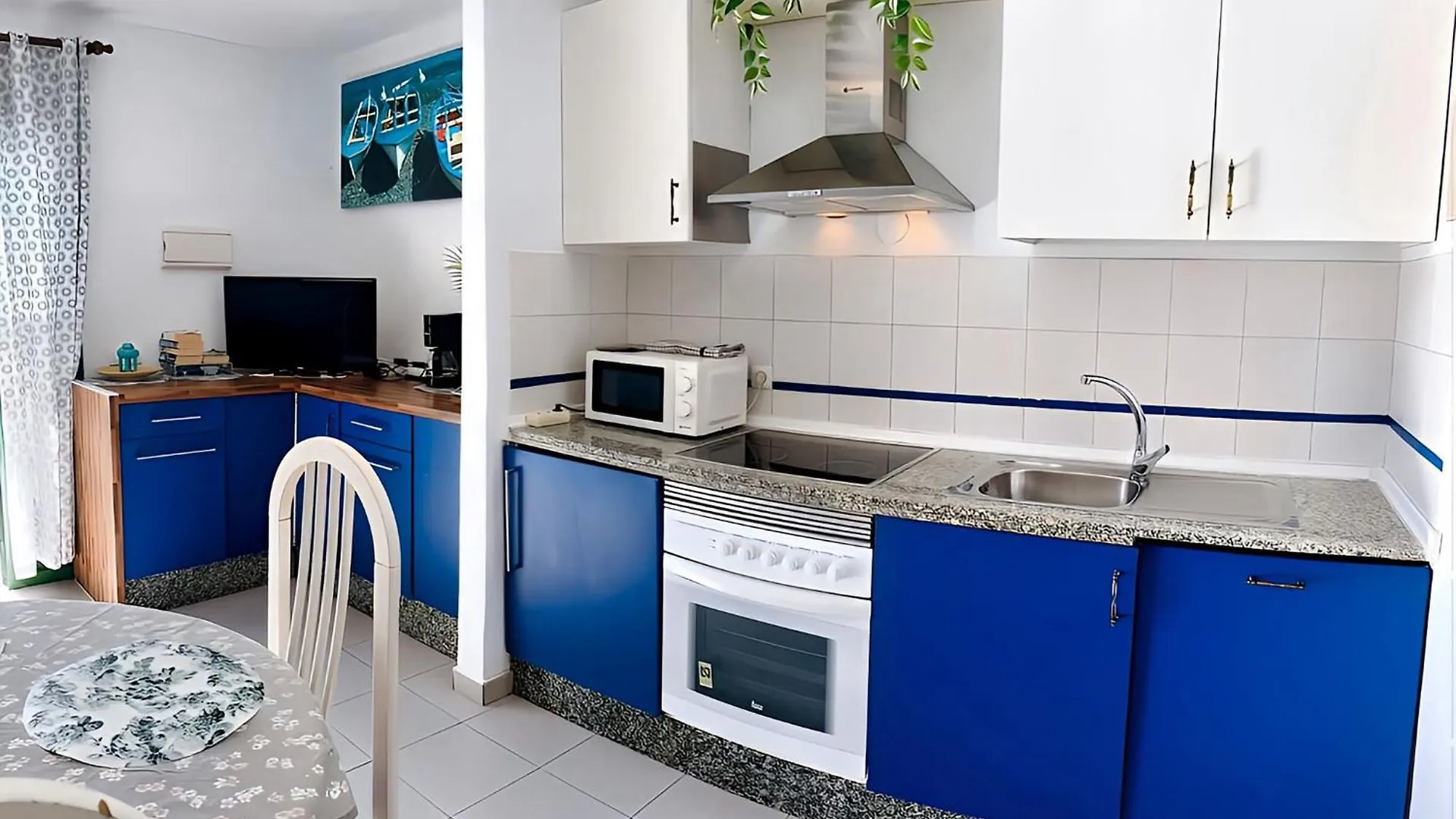 Apartment Florencia With Pool Wifi In Puerto Del Carmen, Lanzarote Tias